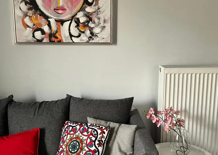Beautiful Apartment Next To Metro Station